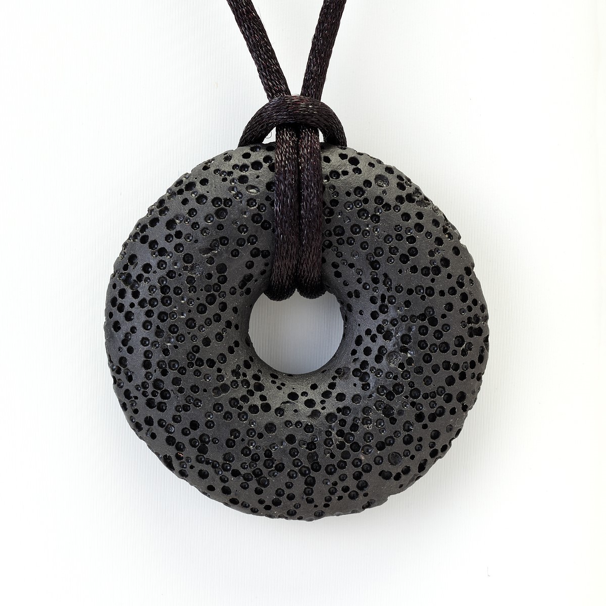 EE Scalar Charged Medallion Black Lava Stone