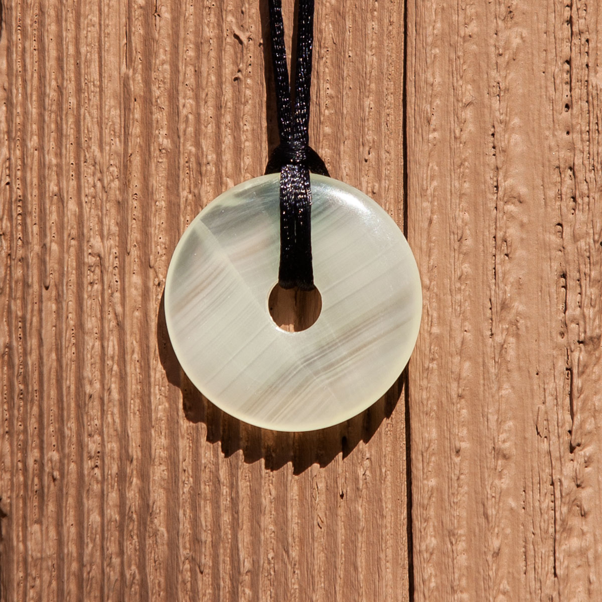 EE Scalar Charged Medallion Ivory Onyx